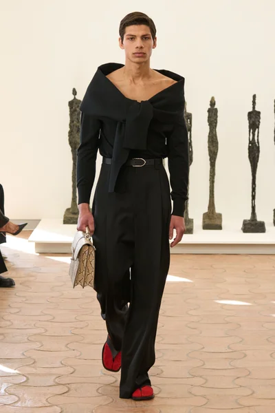 Look 9